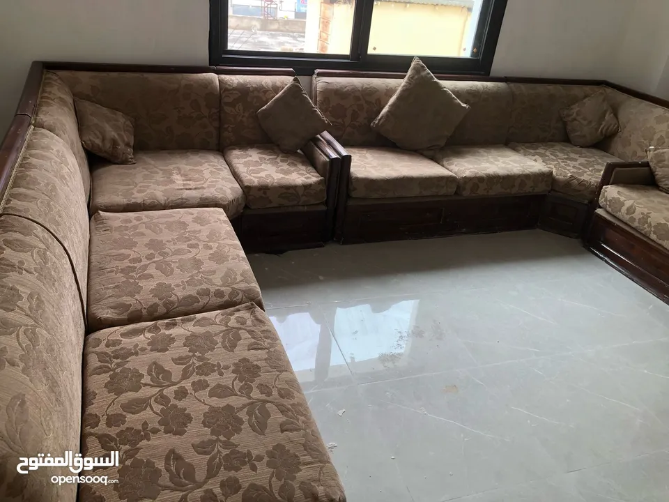 طقم كورنر 14 مقعد تفصيل بحاله جيده