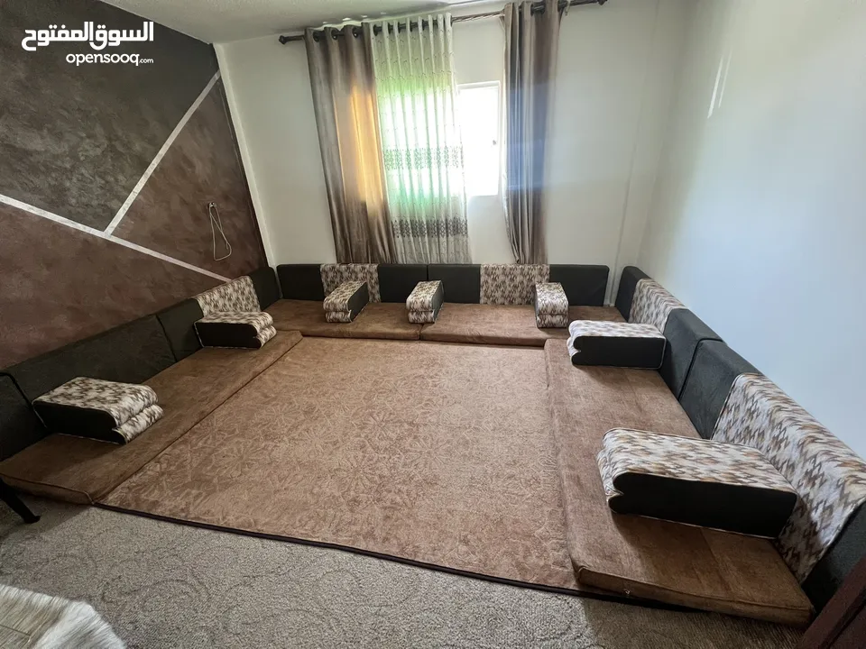 مجلس عربي مساند وفرشات