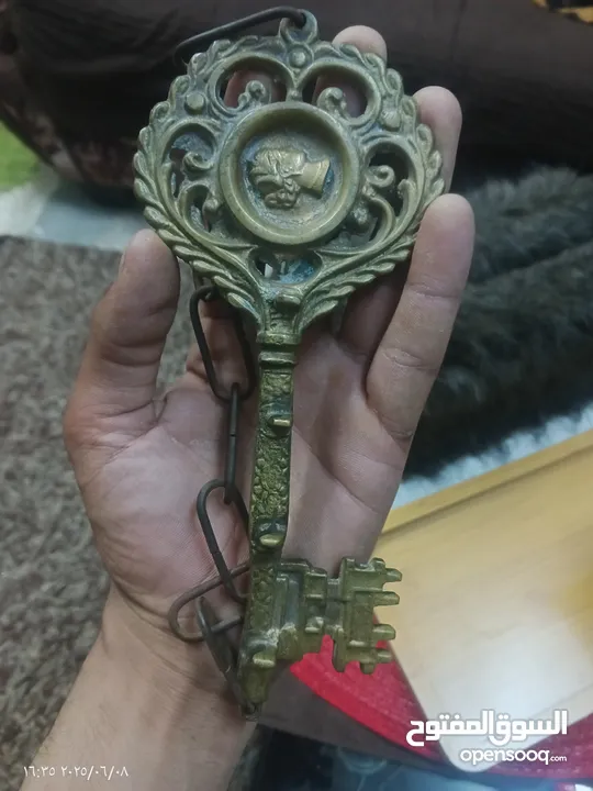 مفتاح نحاس قديم