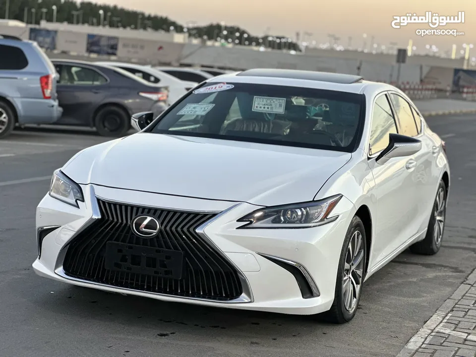 لكزس خليجي موديل 2019 ES350رقم واحد ضمان تصدير وتسجيل من معرض فورمولا رقم معرض 349 شارقه فتحه ستاره