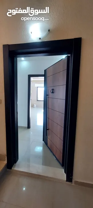 شقة مميزة جدا للبيع مع روف منطقة الجندويل بل قرب من الأحوال المدنية