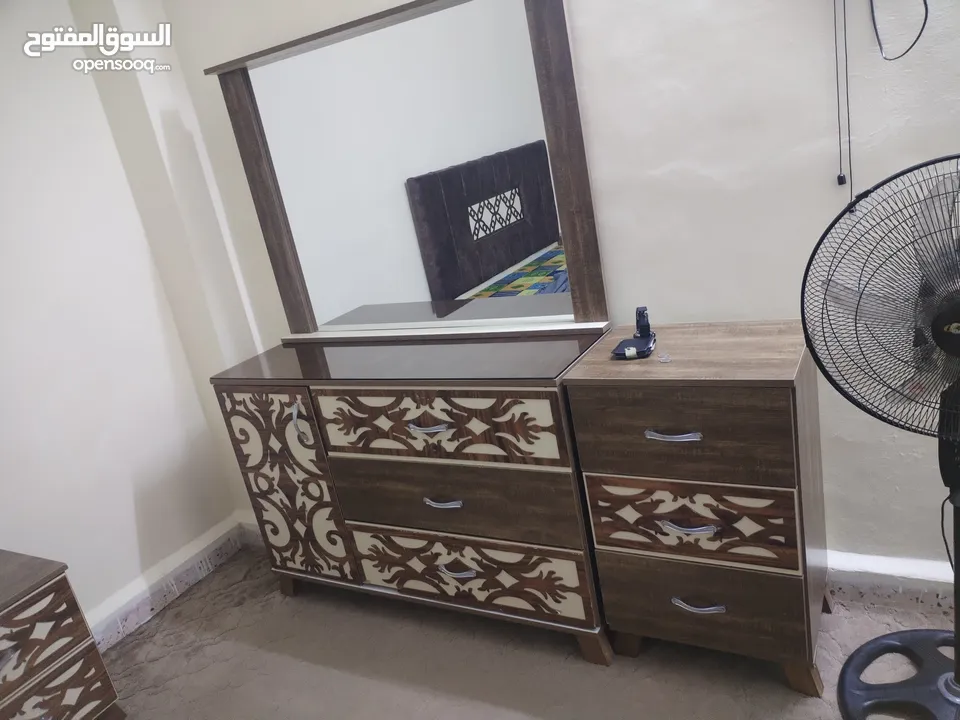 غرفة نوم ماستر لامنيت مع فرشه مفارش سلم سويد