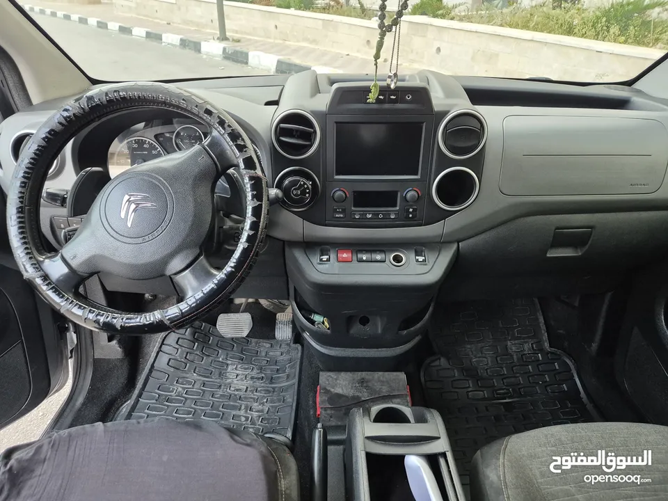 سيتروين بيرلنجو اوتوماتيك بحالة ممتازة