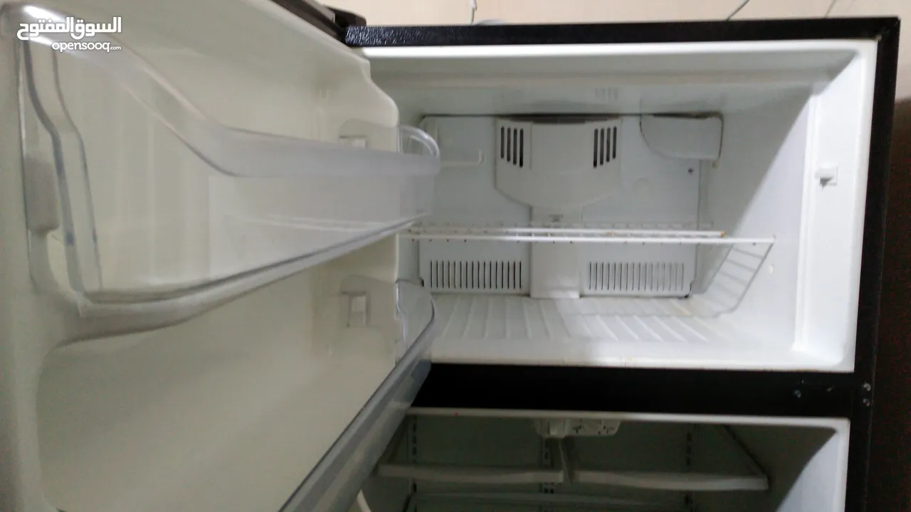 ثلاجة عائلية فريجيدير أمريكي وثلاجة عرض للبيع بسعر مغري