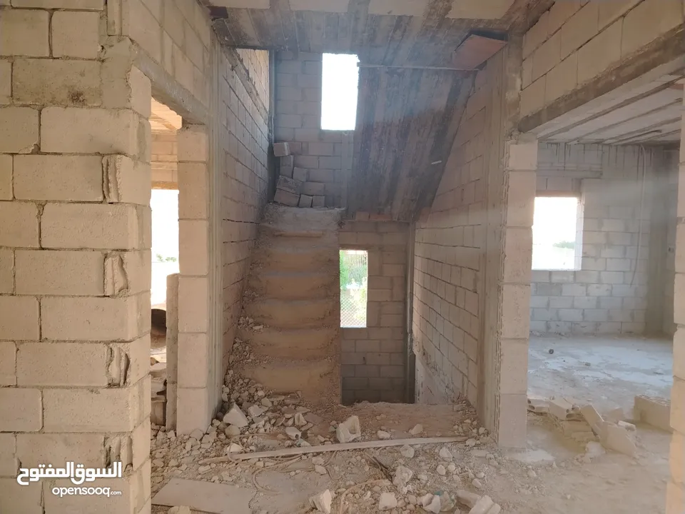بيت عظم المغاريب واجهة حجر
