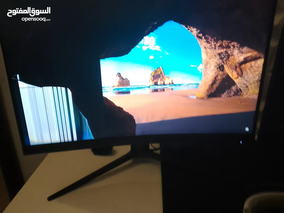 شاشة msi 144hz 24inch curved مكسورة