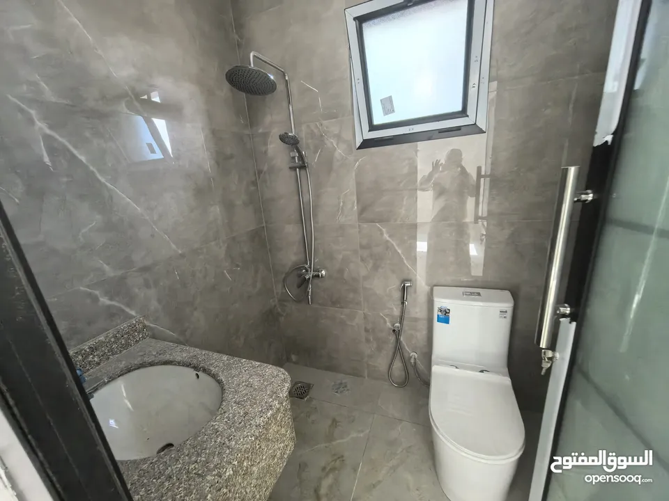 عرض خاص احجز شقتك مطلة على الشارع الرائيسي موقع ممتاز. #شقة سكنية راقية جدا للبيع