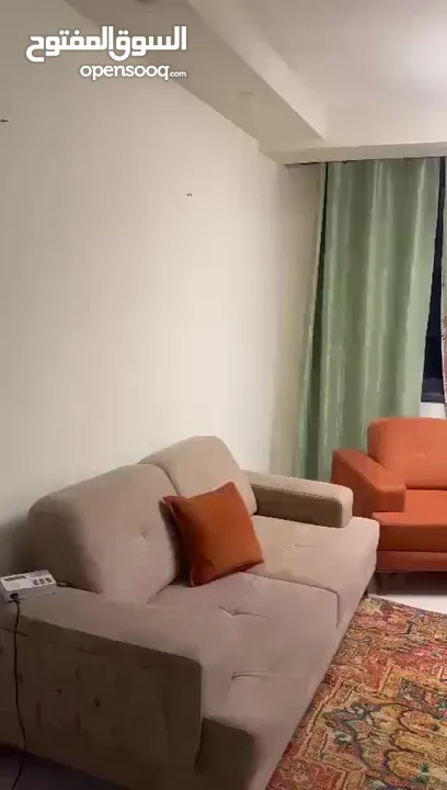 شقة للبيع في الطيرة قريب من دوار نبيل مع فرش كامل