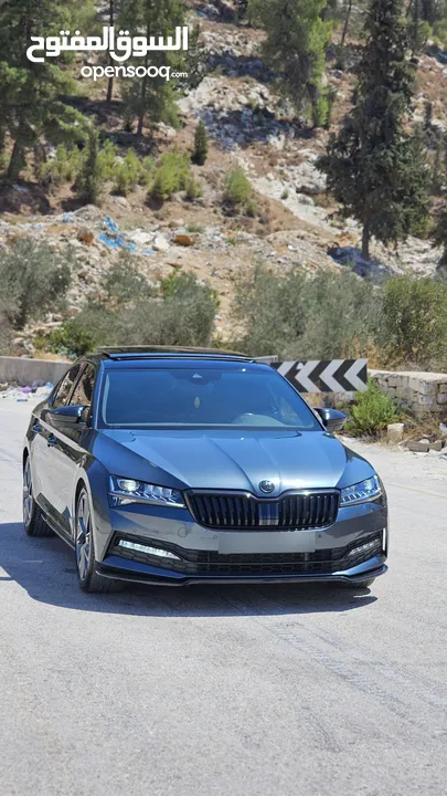 سوبيرب سبورت لاين بلاك اديشن