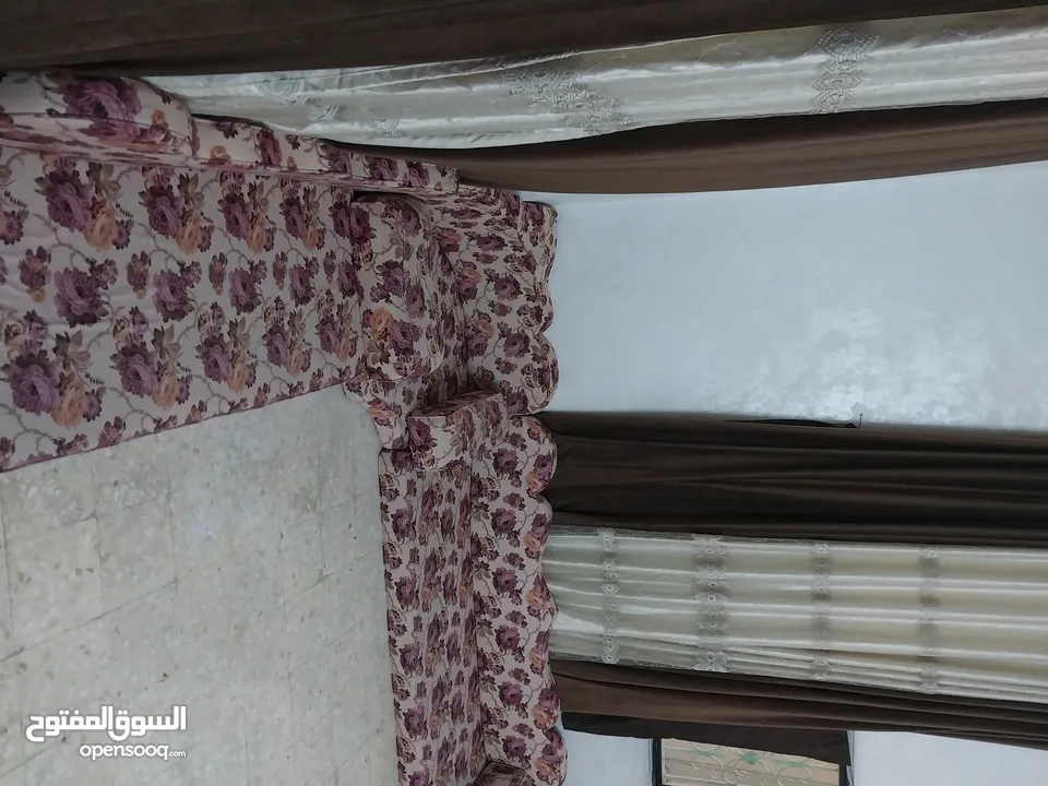 للبيع مجلس عربي بسعر 100 دينار