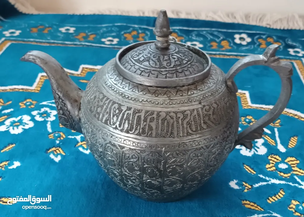 150 yıldan daha eski, çok nadir bulunan orijinal bir        ابريق نادر جدا اصلي sürahi