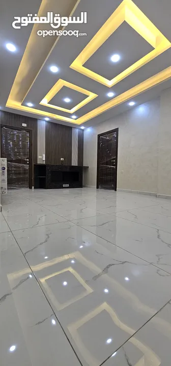 شقة الجبيهة 4 نوم  واحد ماستر طابق ثاني