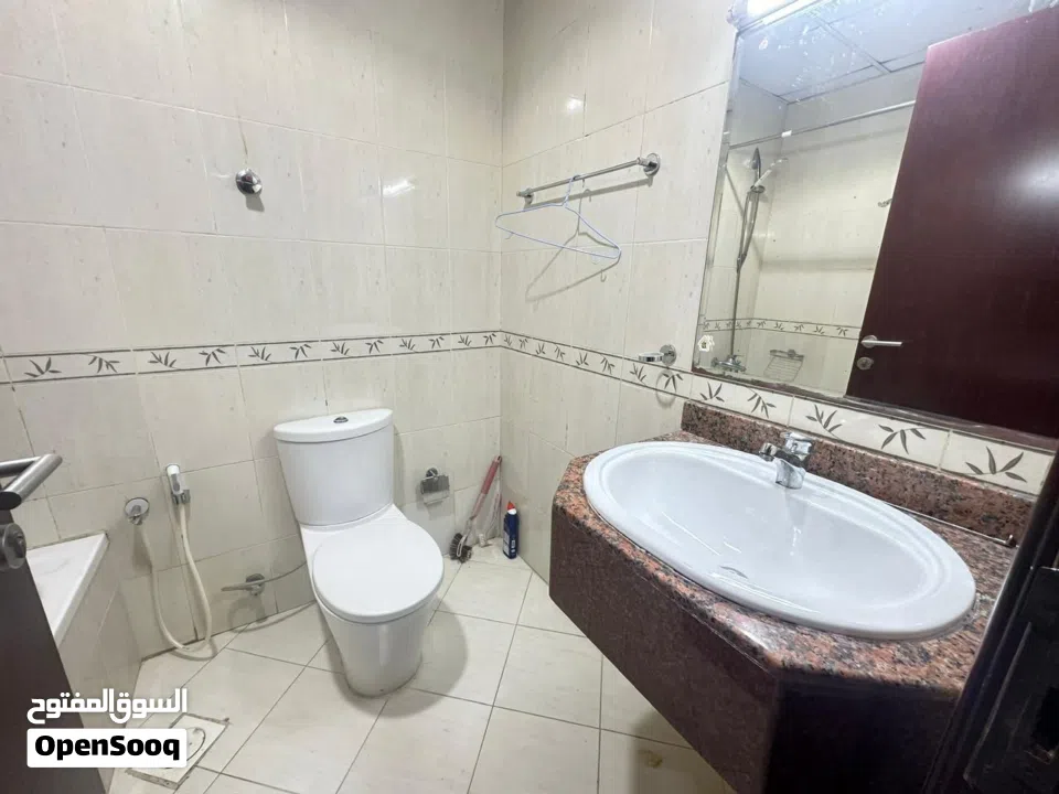 z9غرفة و صالة للبيع اطلالة مفتوحة بسعر مميز جدا-سعر استديو -تملك حر -موقع مميز -ابراج سيتي تاور