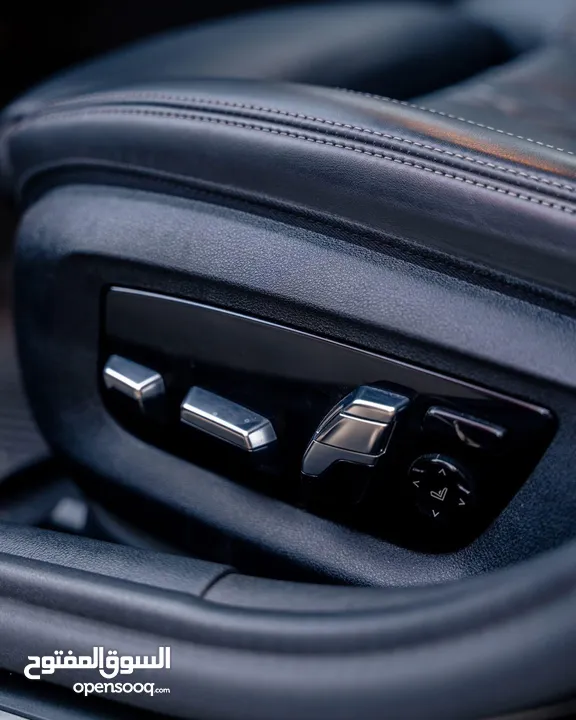 الحبه المميزه بلون الأبيض اللؤلؤي المميز للبيع على(الكاش فقط) Bmw 530e 2022 M