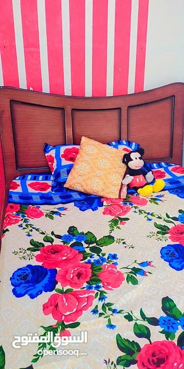 Bed queen size with metress for sale in muhraaq