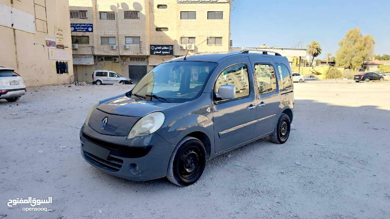 رينوا كانغوا 2012 اقتصاديه جدا جدا