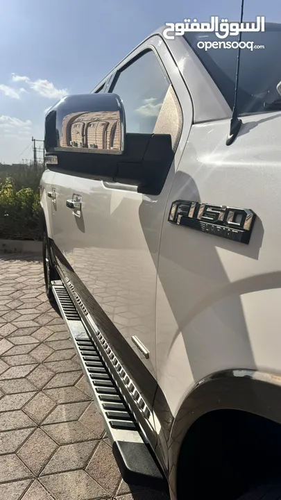 فورد F150 لاريت نظيفه جداً و حادث طلق ناري في الزجاج الامامي