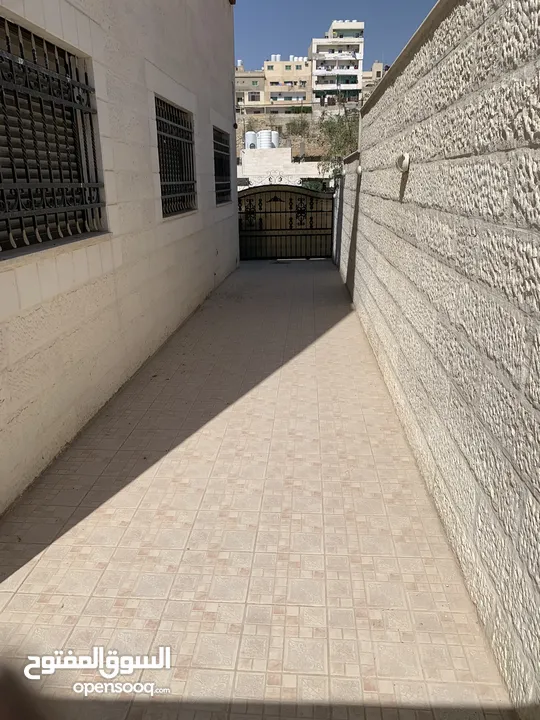 شبه فيلا للإيجار في ماركا الشمالية