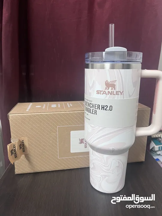 اصلي Stanley tumbler مطره ستانلي ، مع مصاصه (شلمونة)  Stanley Rose Quartz Swirl 40oz