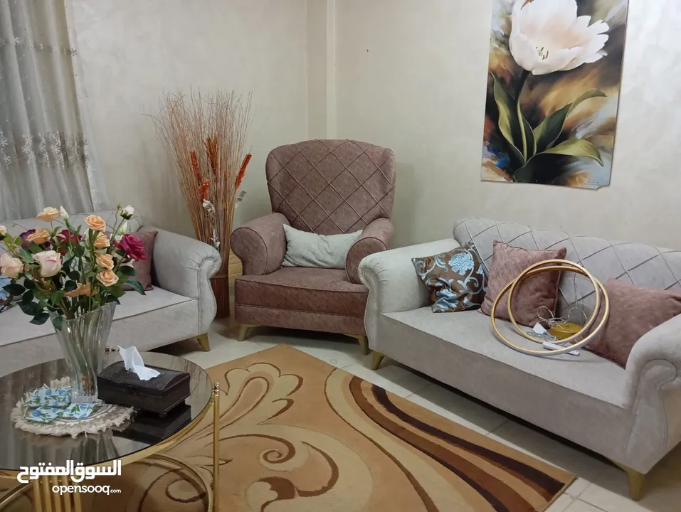طقم كنب بحاله ممتازه