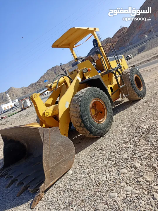 komatsu-320 wheel loader