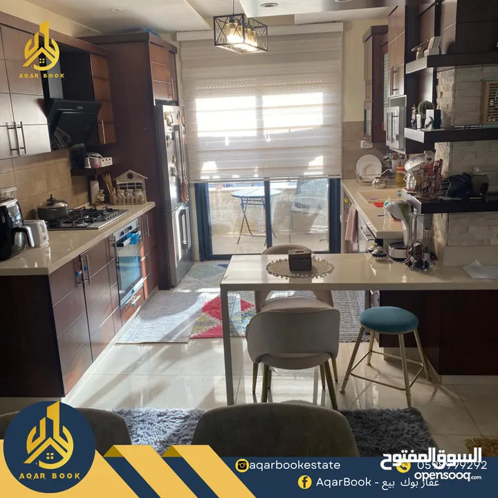 شقة مميزة للبيع بإطلالة رائعة