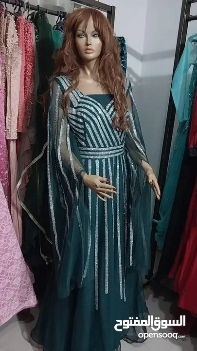 فساتين للبيع بسعر مغري