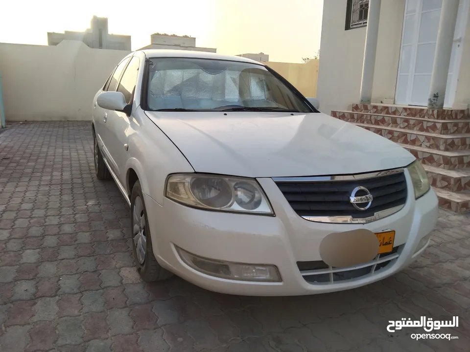 Nissan Sunny 2010