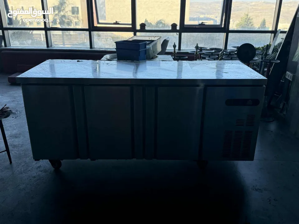 ثلاجات مطعم مستعملة لمدة بسيطة