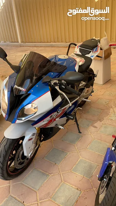 دراجة نارية نوع   BMW S1000 RR للبيع