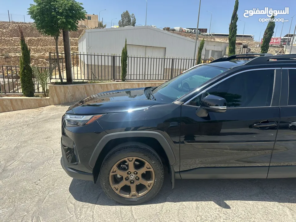 RAV 4 WOODLAND BLACK 2023