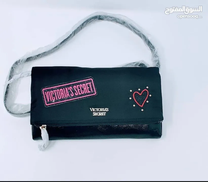 حقيبة يد - حقيبة كتف مع حزام سوداء من فيكتوريا سيكريت  Clutch Bag-Crossbody Bag Victoria's Secret