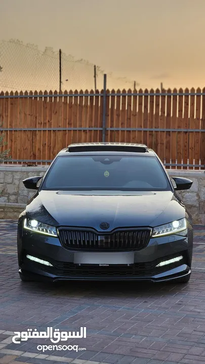 سوبيرب سبورت لاين بلاك اديشن