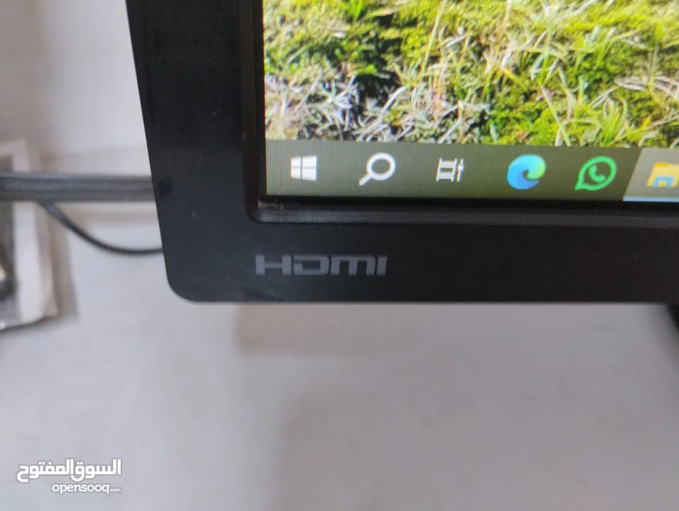 شاشة أسوس HD مع سماعات بسعر حرق وفي أغراض أخرى للبيع