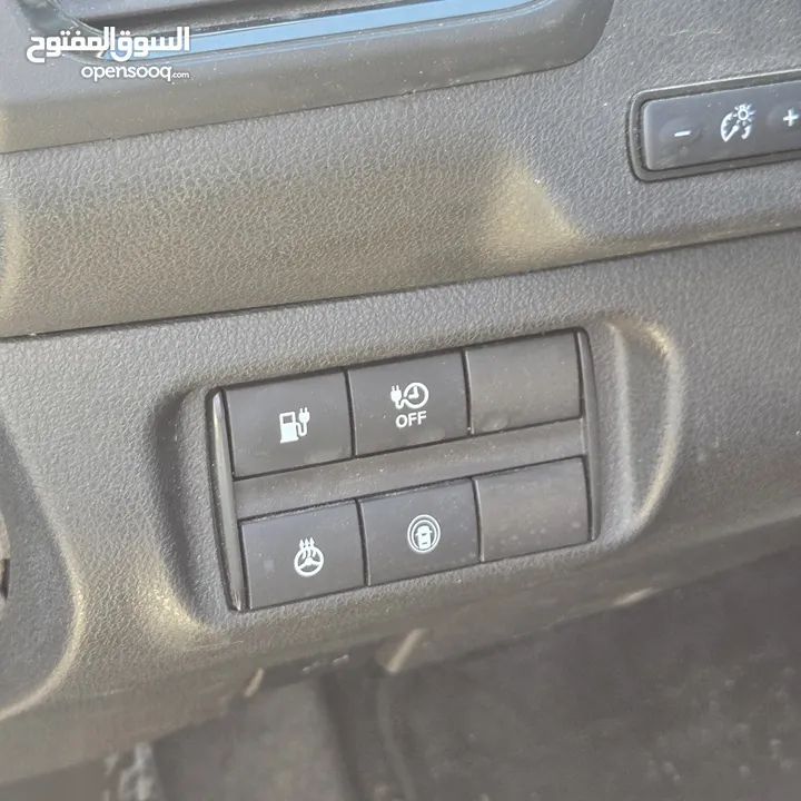 نيسان ليف 2022 SV