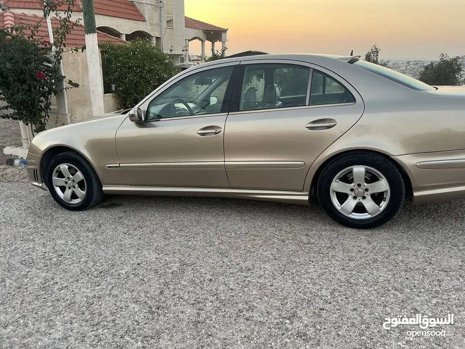 مرسيدس E200 موديل 2003 للبيع
