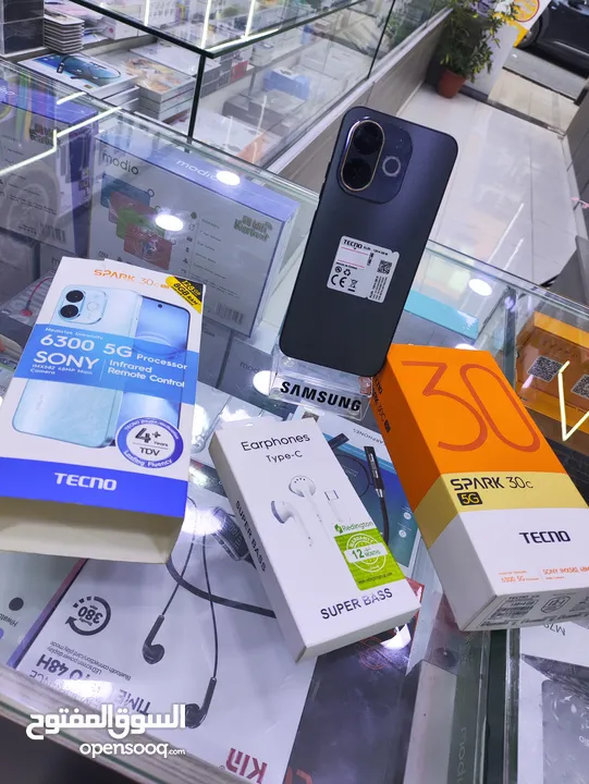جهاز وكالة SPARK 30C 5G معه الكرتونة وكامل اغراضو 128 جيجا رام 8 متوفر توصيل
