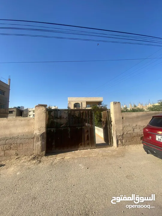 منزل مستقل طابقين مع ارض وحديقة مساحة الارض 1000 متر مربع