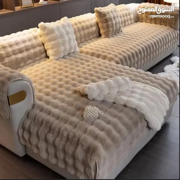 طقم الفرو الكرات الفاخر وصل  لمسة فخامة جاهزة تغيّر شكل كنبتك بثواني!