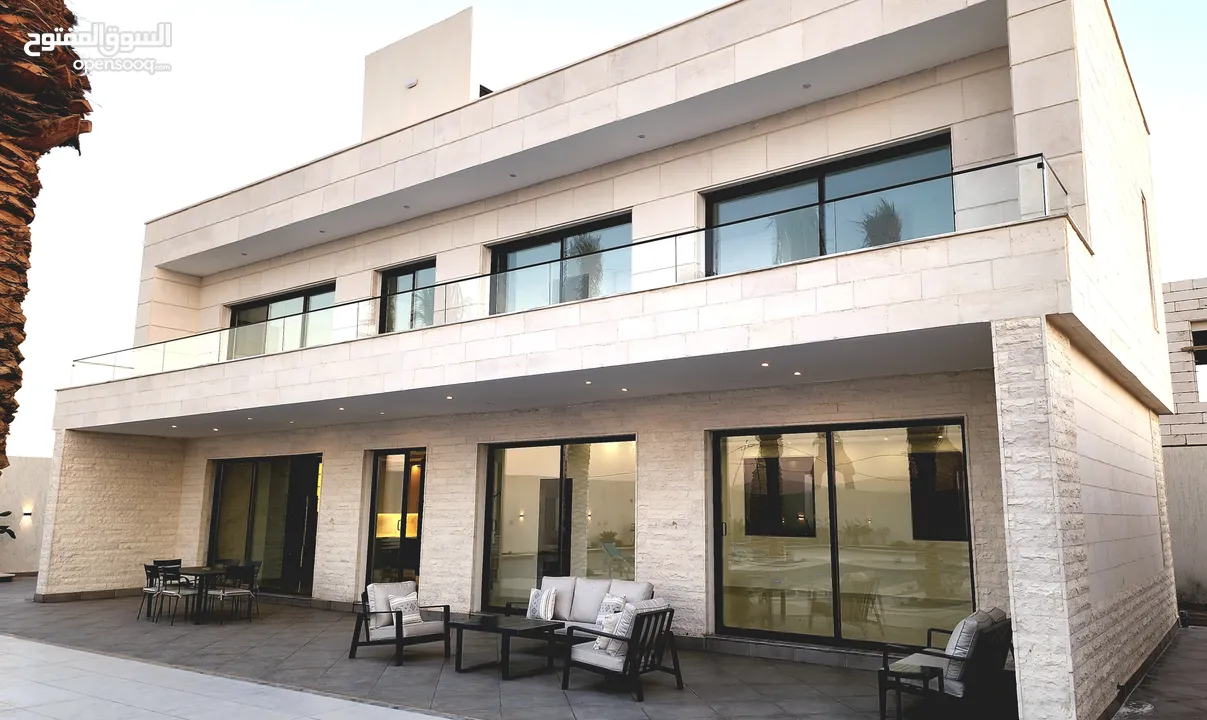 فيلا و مزرعة فخمة جدا للبيع باقساط ميسرة