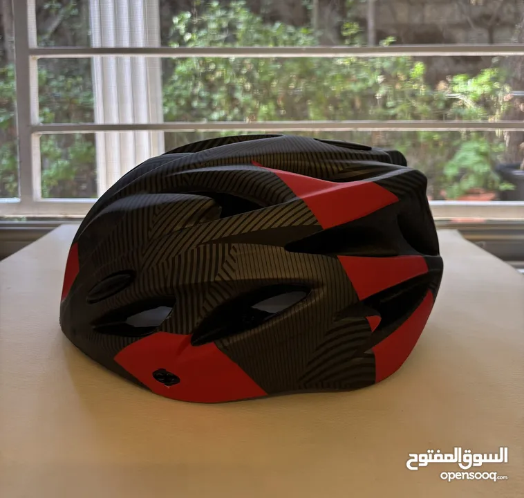 خوذات خفيفة للدراجات و التزلج Light helmets for bicycling and roller skating