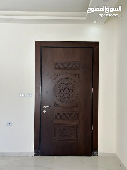 فيلا مستقلة فاخرة للبيع بسعر مغري لم تسكن بعد للبيع او البدل