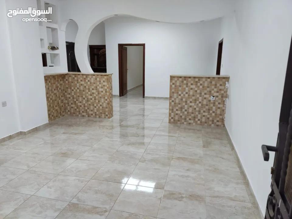 منزل مستقل ومطل للبيع واجهات حجر ومنطقة هادئة جداً وقريب من جميع الخدمات
