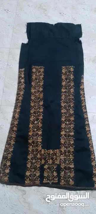 ثياب تطريز يدوي