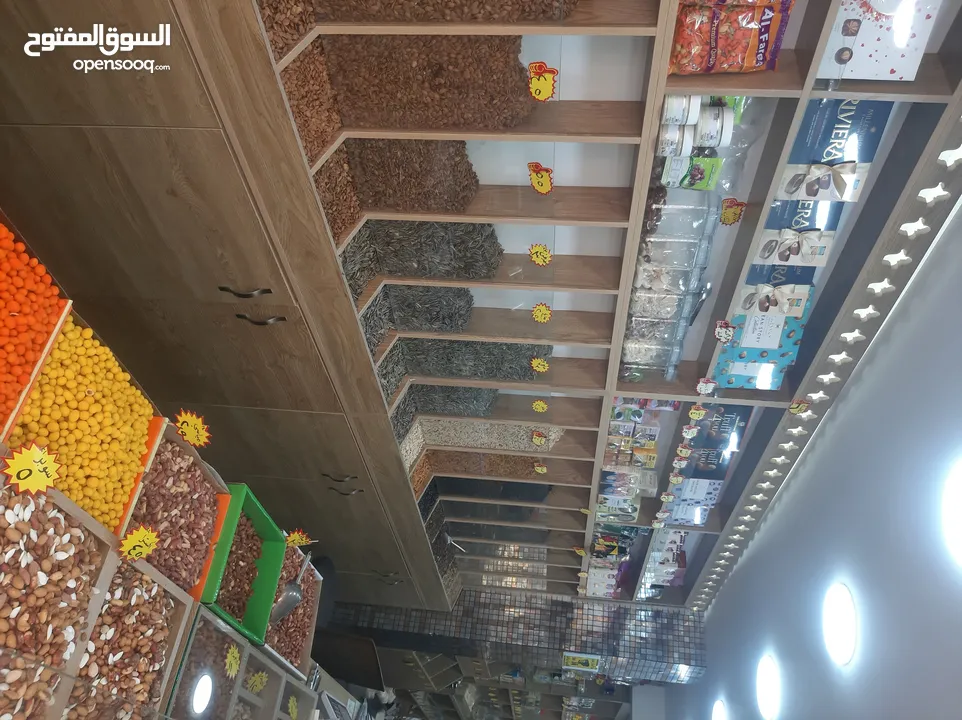 محمص للبيع بكامل عدته وبضاعته البيع بداعي السفر والعودة الى سوريا المحمص يعمل بشكل جيد وقابل للتطوير
