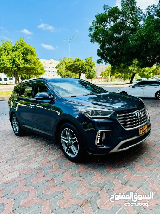 Hyundai grand Santa Fe 2017 full Option  Top of the Line low Mileage First Owner Car Oman Car