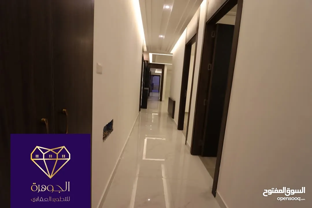 شقة طابق اول فخمه ومميزة جديدة لم تسكن لقطه وبسعر مغري جداااا عرض خاص ع اخر شقة أرقى مناطق خلدا