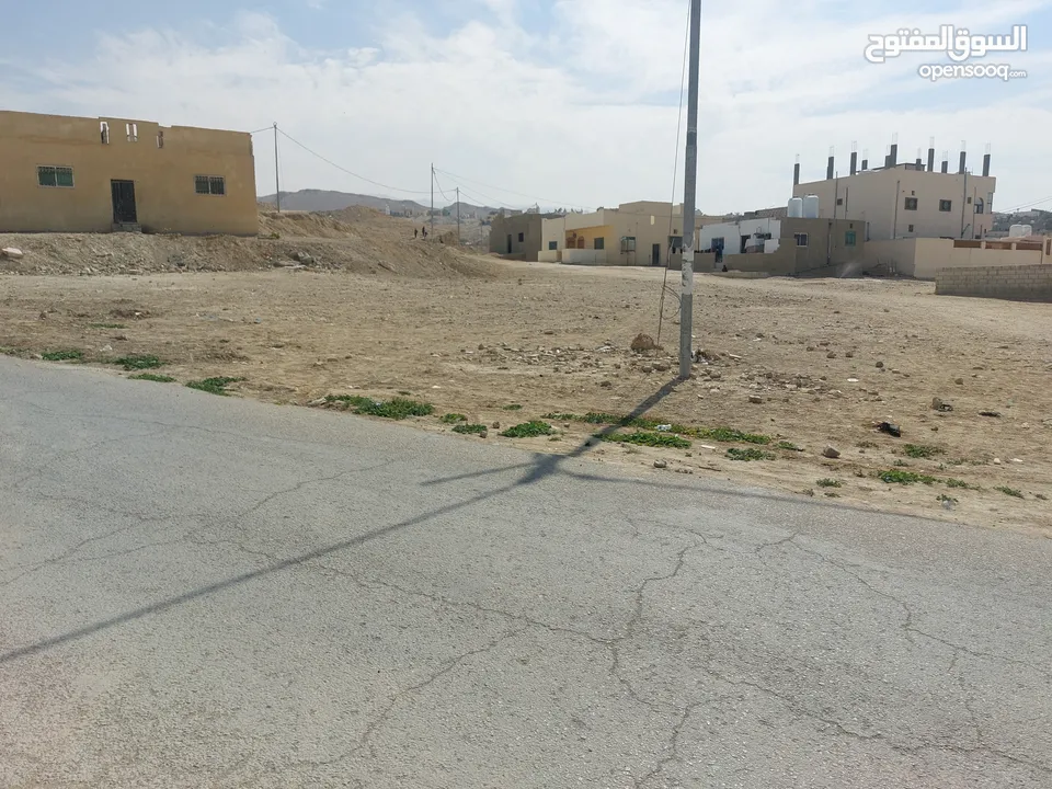 الاغوار الجنوبية بالقرب من البحر الميت..تصلح لشاليهات....استثمارية بمردود  عالي