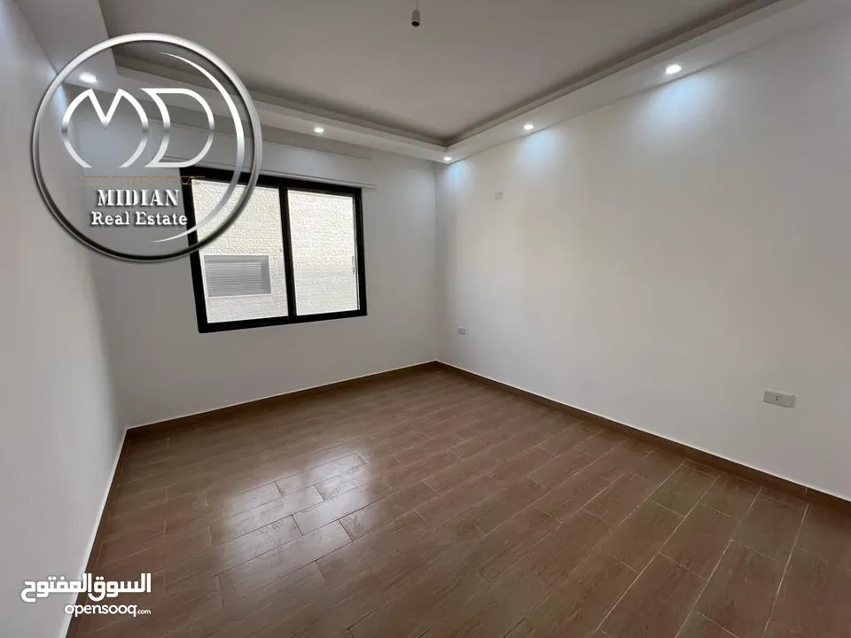 شقة دوبلكس طابق اخير مع روف للبيع عرقوب خلدا مساحة 200م مع تراسات اطلالة رائعة بسعر مميز جداً