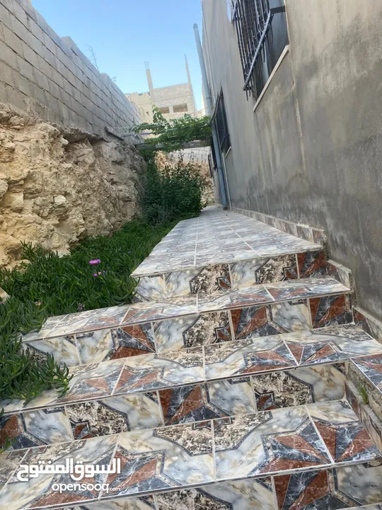 بيت مستقل للبيع في حي المغيرات